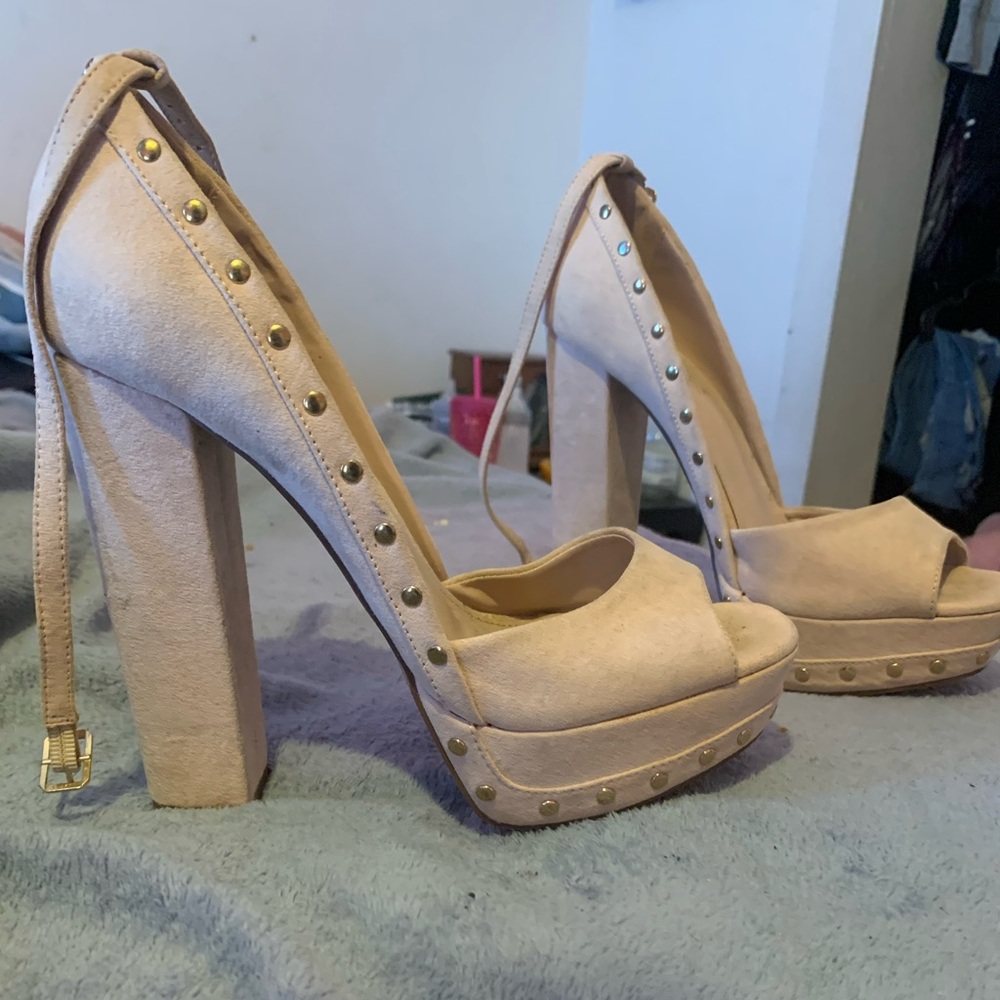 SHOEDAZZLE Heels